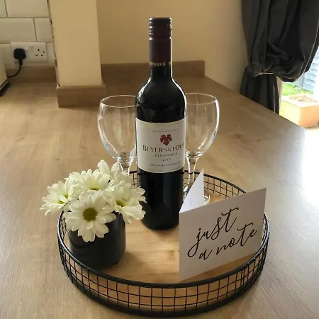 Acacia Breezes - Delightful Semi Semesterbostad *