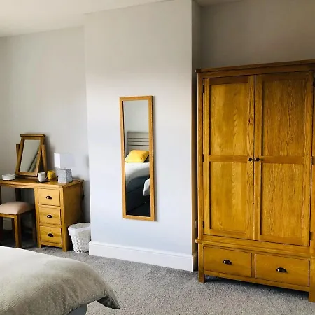 Acacia Breezes - Delightful Semi Semesterbostad *