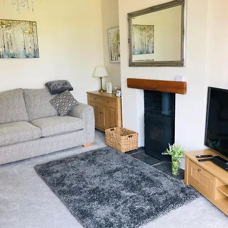 Acacia Breezes - Delightful Semi