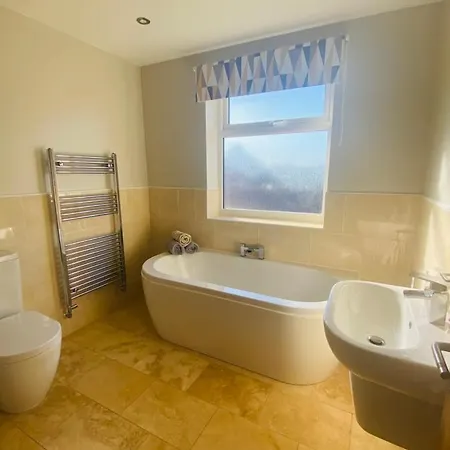 Acacia Breezes - Delightful Semi Σπίτι διακοπών *